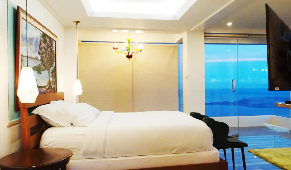 The Carmelence View Bed & Breakfast Tagaytay City Bagian luar foto