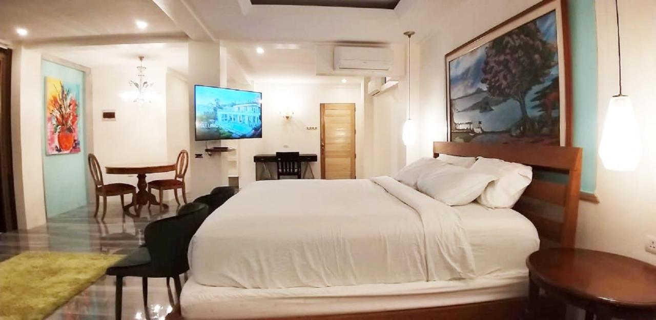 The Carmelence View Bed & Breakfast Tagaytay City Bagian luar foto