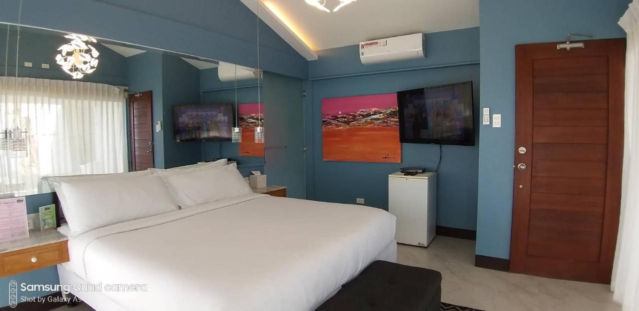 The Carmelence View Bed & Breakfast Tagaytay City Bagian luar foto