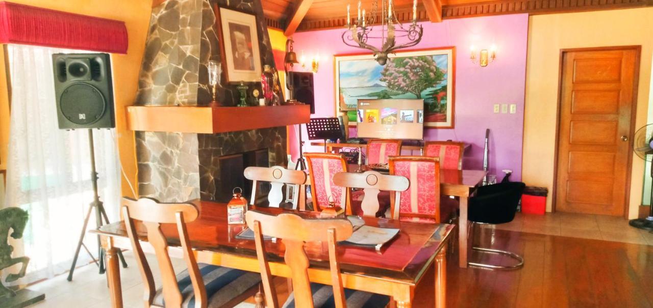 The Carmelence View Bed & Breakfast Tagaytay City Bagian luar foto